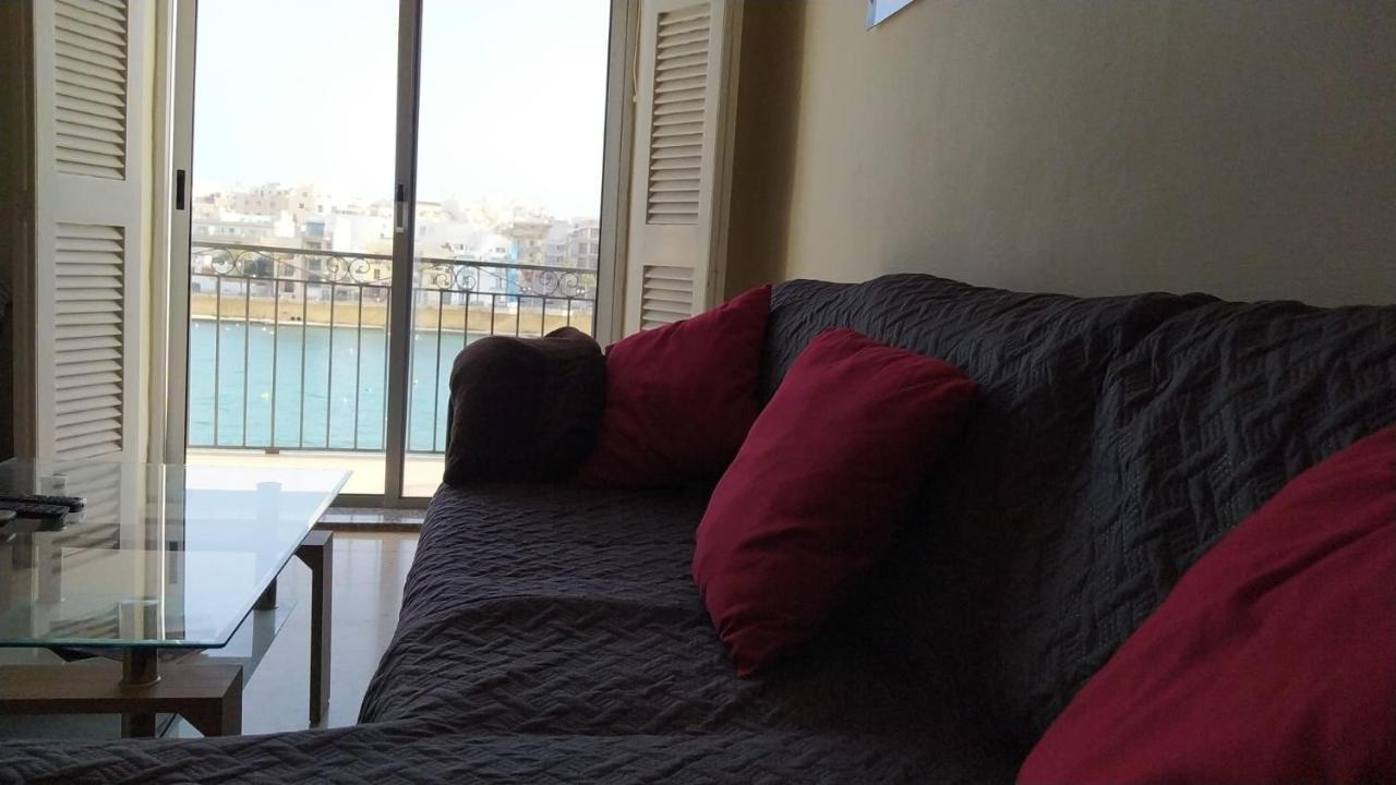 Sea View 2 Bedroom Apartment Marsaskala Luaran gambar