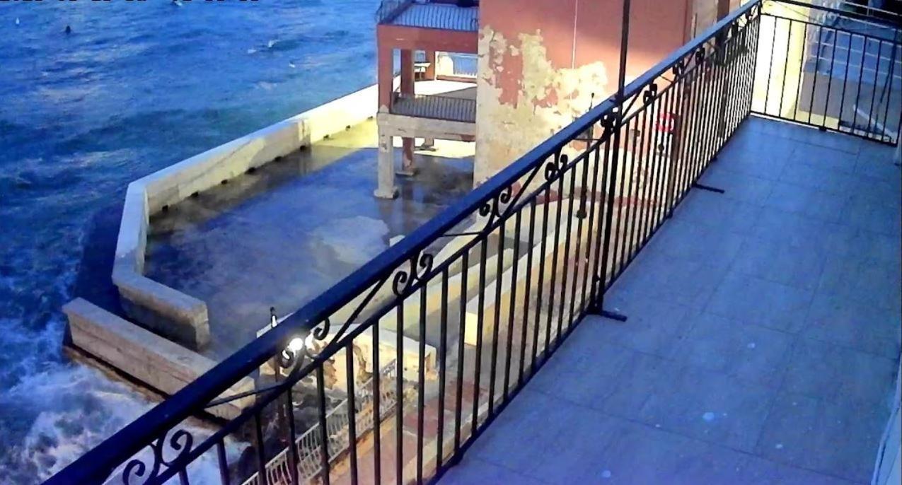Sea View 2 Bedroom Apartment Marsaskala Luaran gambar
