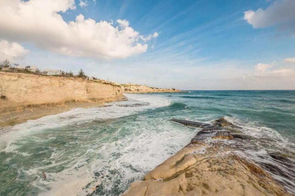 Sea View 2 Bedroom Apartment Marsaskala Luaran gambar